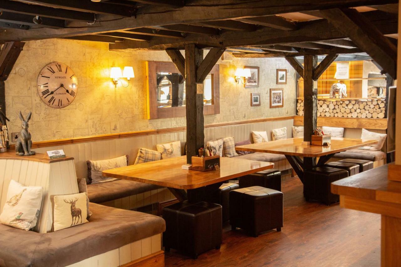 Crown Inn Marston Montgomery ภายนอก รูปภาพ