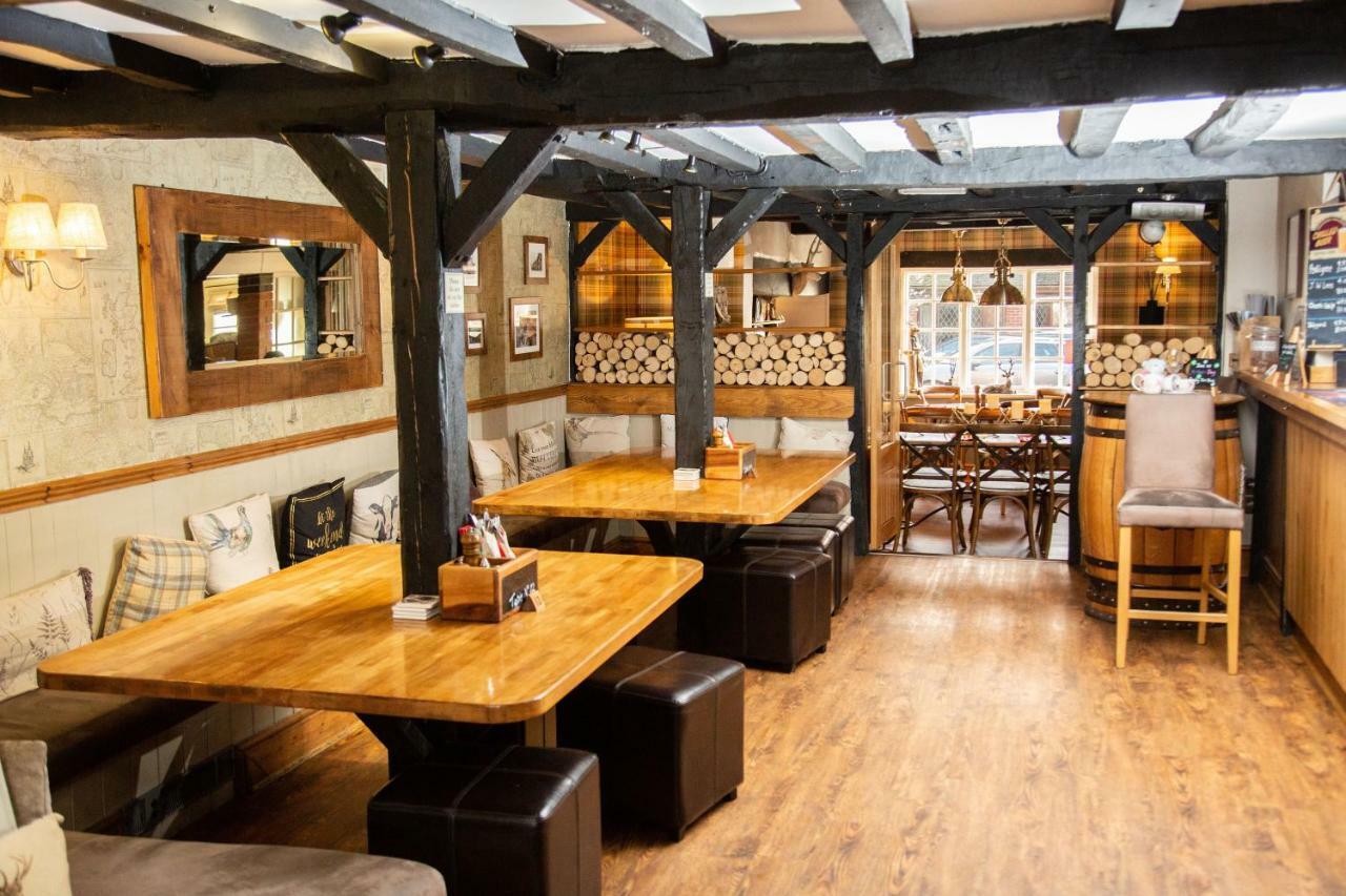 Crown Inn Marston Montgomery ภายนอก รูปภาพ